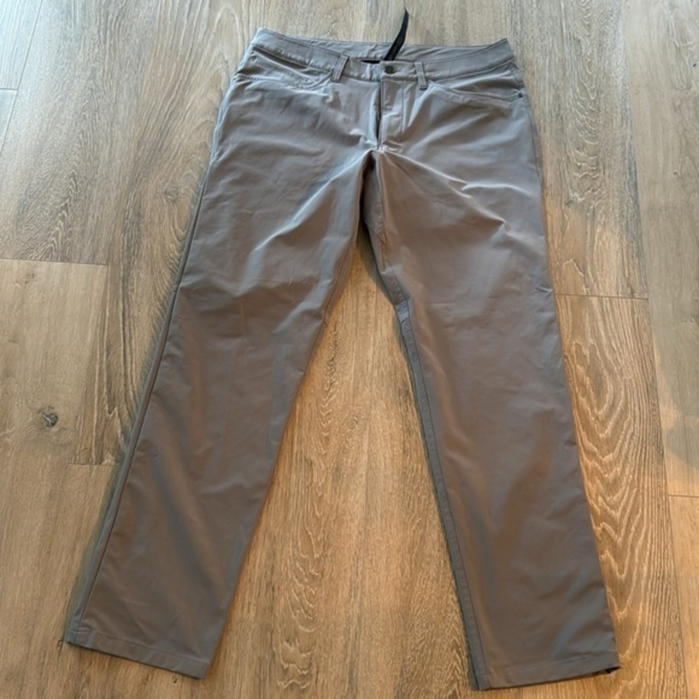 LULULEMON Athleta pants for men grey